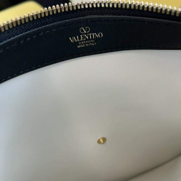 Picture of Valentino Handbags _SKUfw170094937fw
